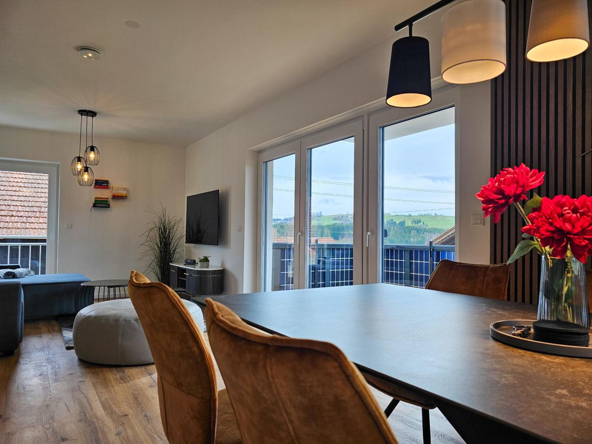Better L Modern Apartment L Tischkicker Altusried Экстерьер фото